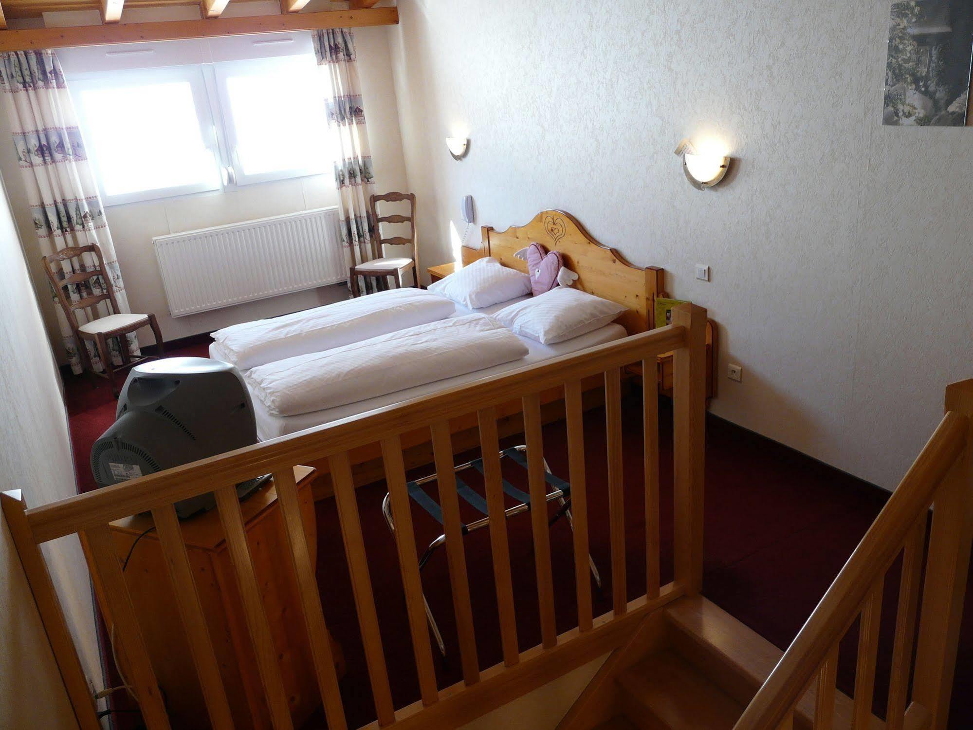 Logis Hotel Restaurant La Petite Auberge Alsace Le Hohwald Exterior photo